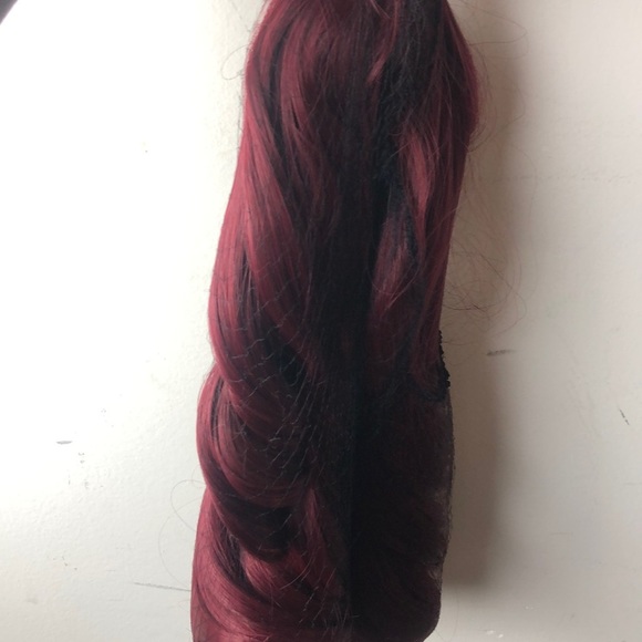 24” CURLY WINE RED 280 GRAMS  4 PEICE CLIP INS NWT